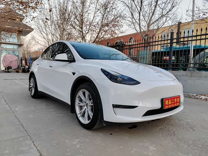 Фото 3 - Tesla Model Y