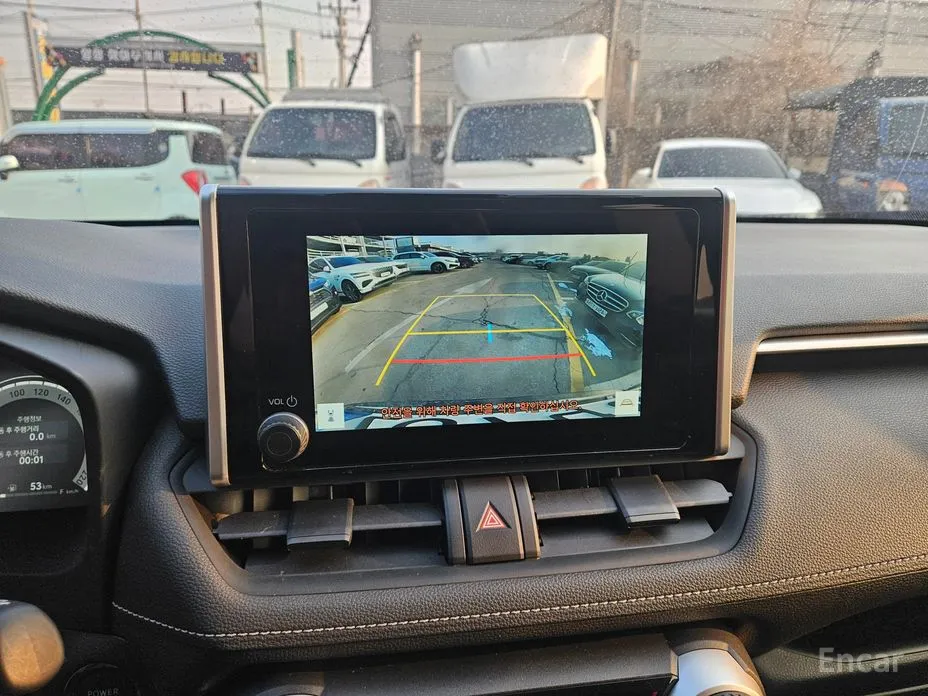 Фото 13 - Toyota RAV4