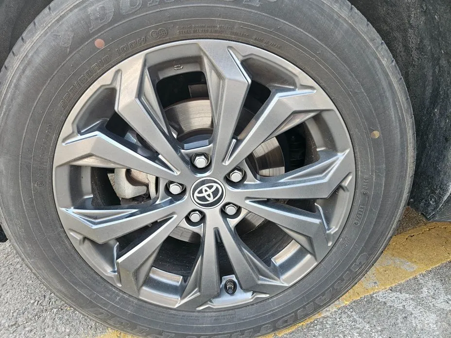 Фото 19 - Toyota RAV4