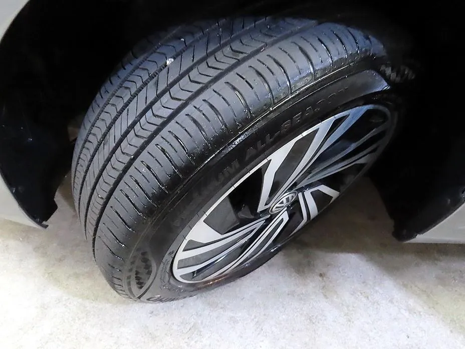 Фото 7 - Volkswagen Jetta