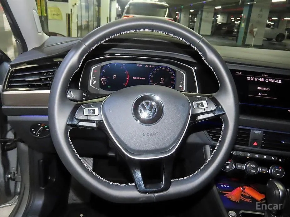 Фото 9 - Volkswagen Jetta