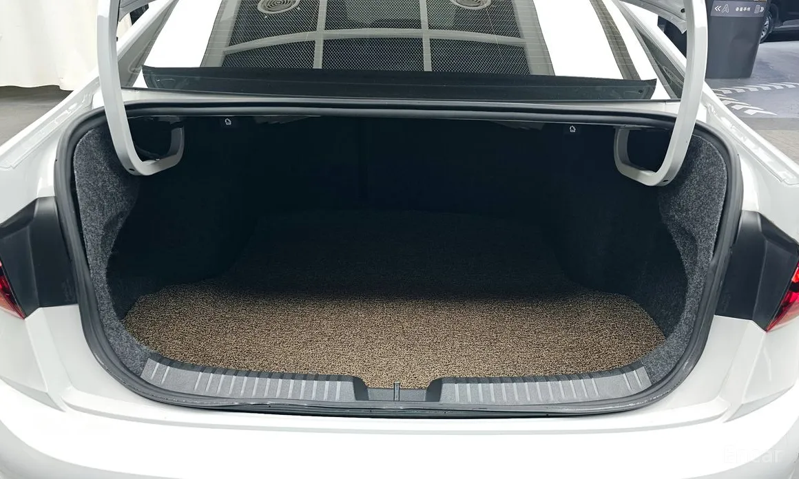 Фото 20 - Volkswagen Jetta