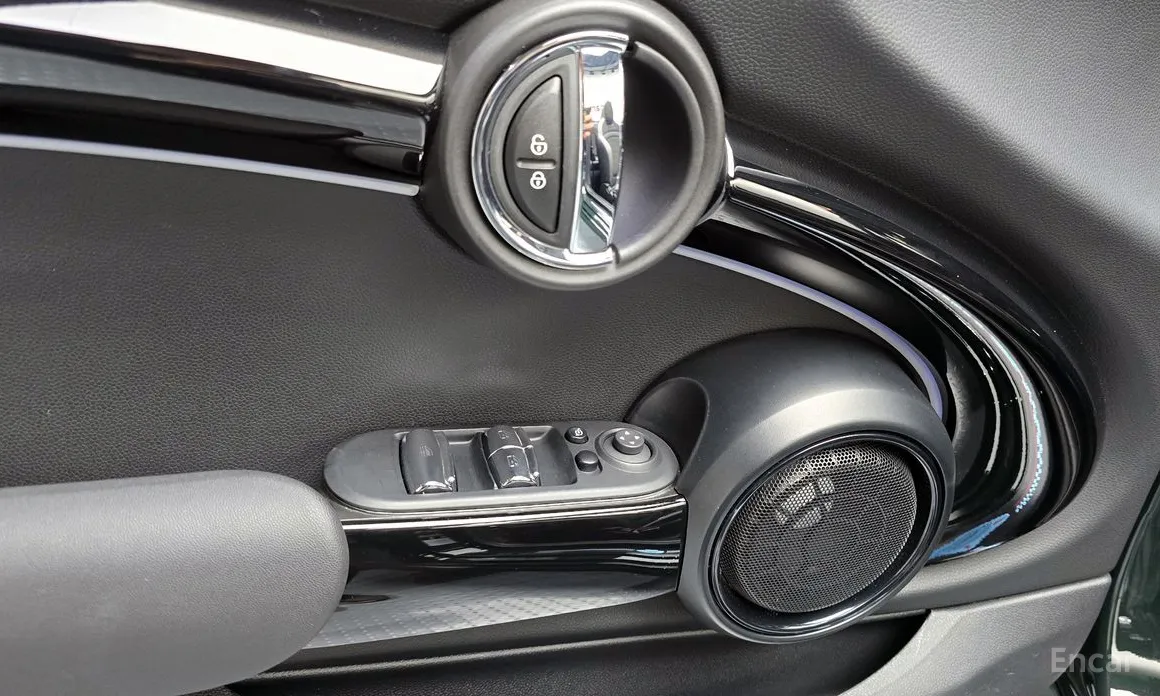 Фото 17 - Mini Cooper Convertible