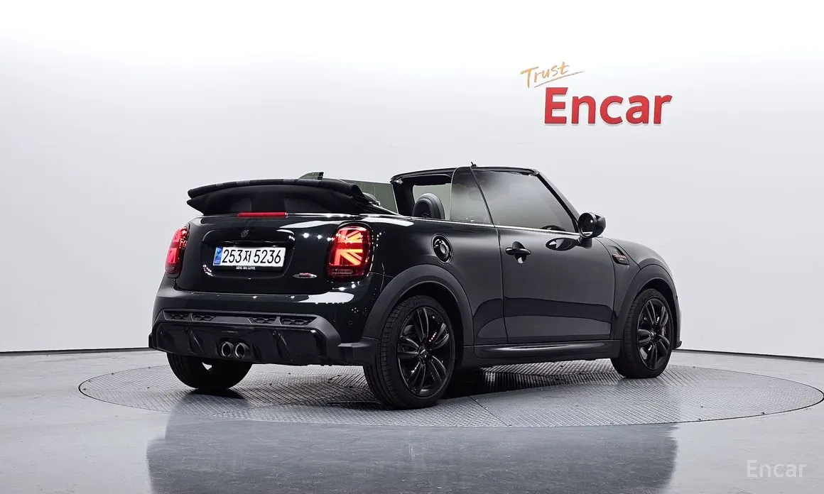 Фото 2 - Mini Cooper Convertible