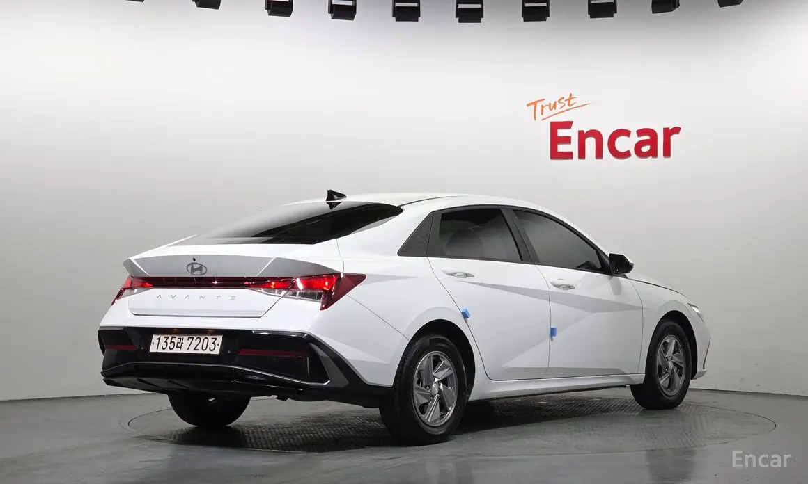 Фото 2 - Hyundai Avante