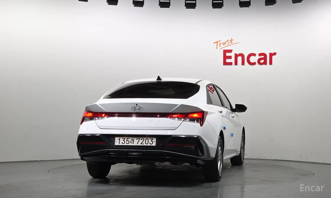 Фото 4 - Hyundai Avante