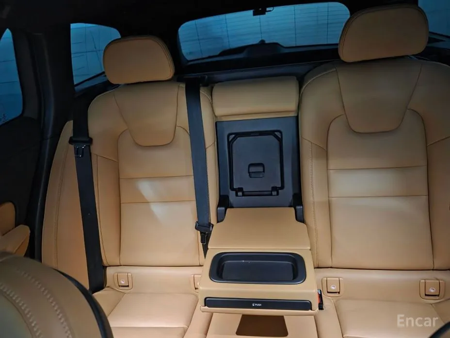 Фото 10 - Volvo V60