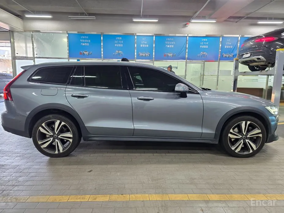 Фото 4 - Volvo V60