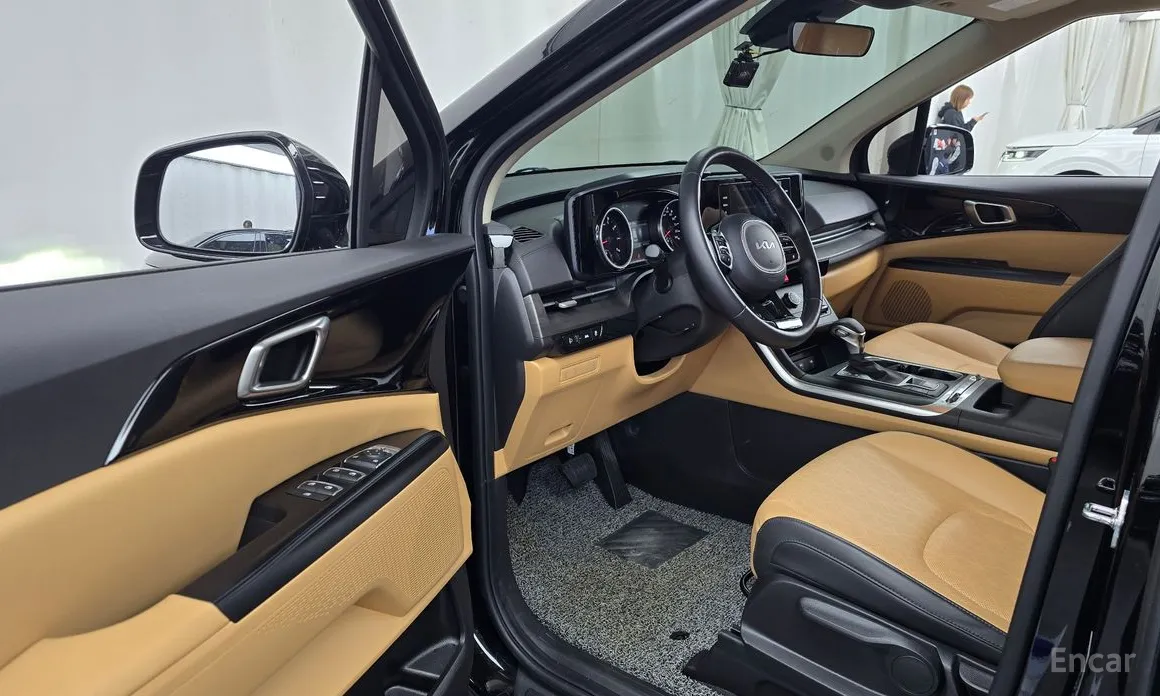 Zdjęcie 10 - Kia Carnival