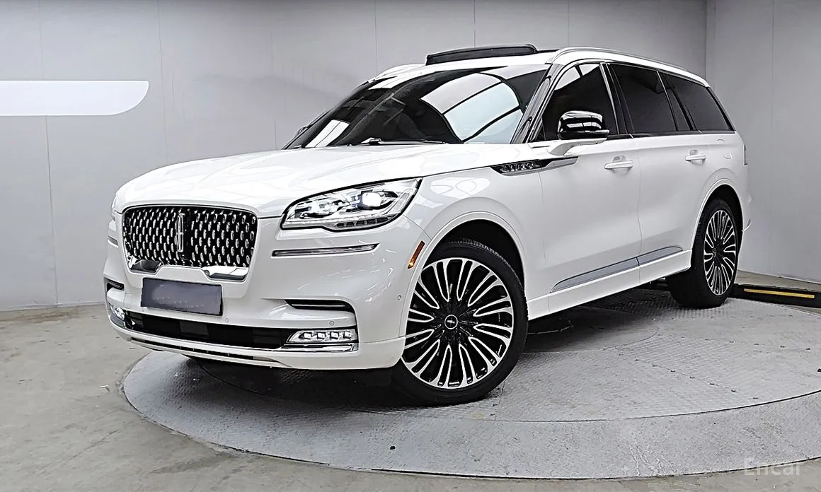 Фото 1 - Lincoln Aviator