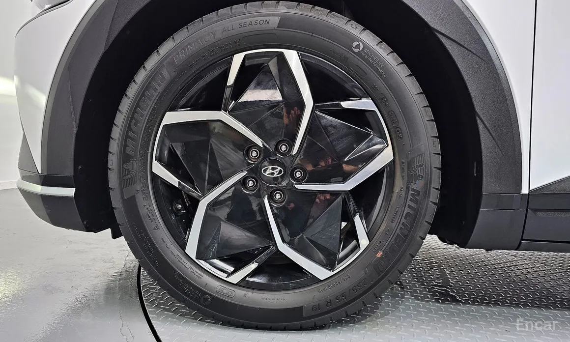 Photo 5 - Hyundai Ioniq 5