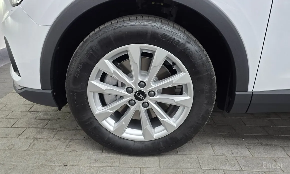 Фото 5 - Audi Q3