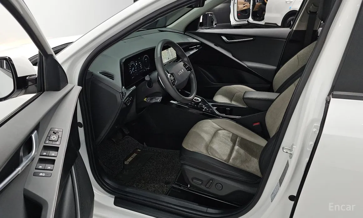 Фото 11 - Kia Niro