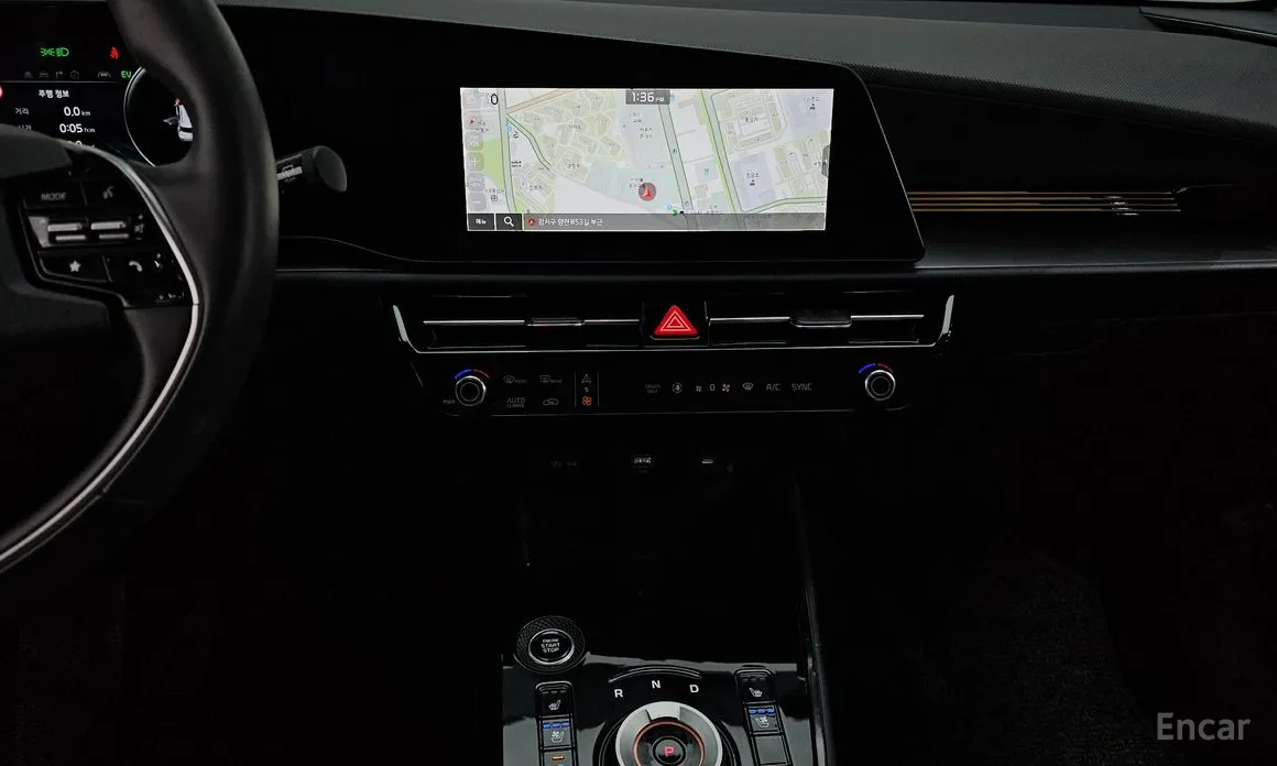 Фото 14 - Kia Niro