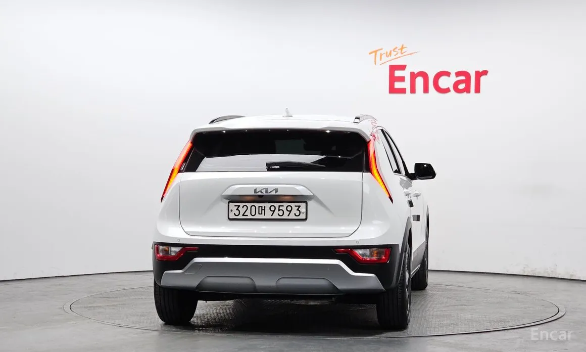 Фото 4 - Kia Niro