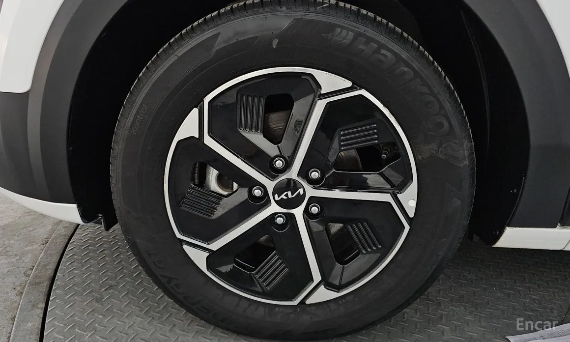 Фото 5 - Kia Niro