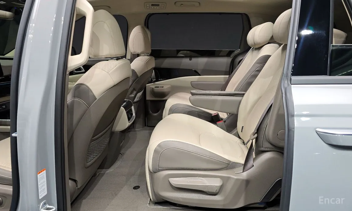 Фото 12 - Kia Carnival