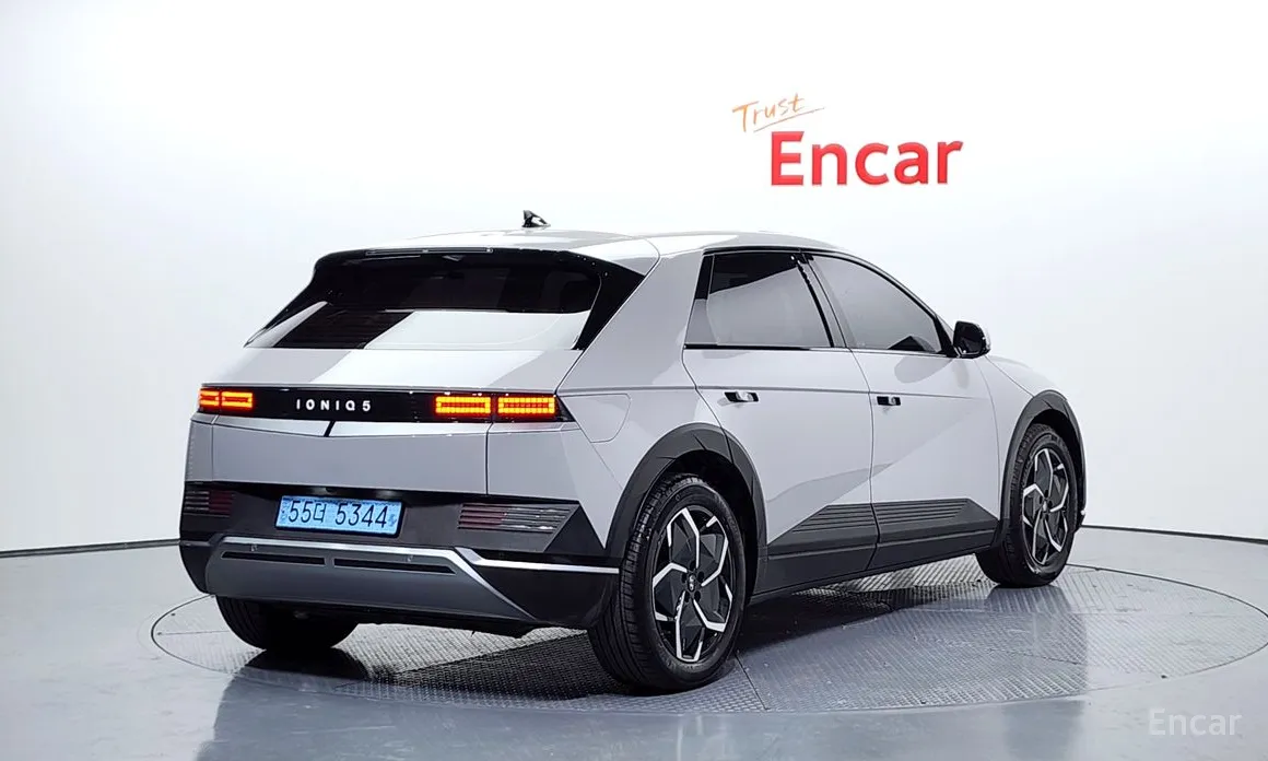 Фото 2 - Hyundai Ioniq 5