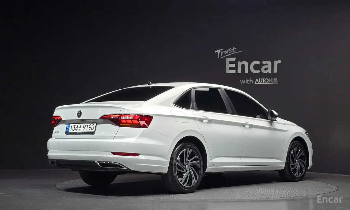 Фото 2 - Volkswagen Jetta