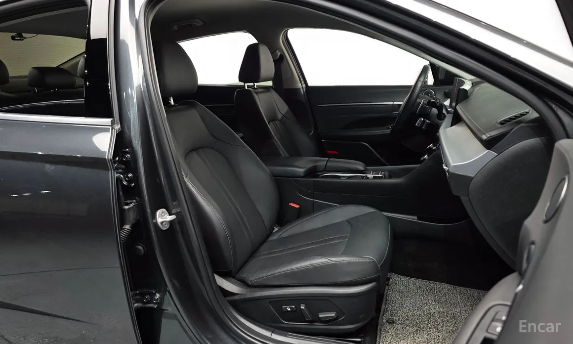 Фото 10 - Hyundai Sonata