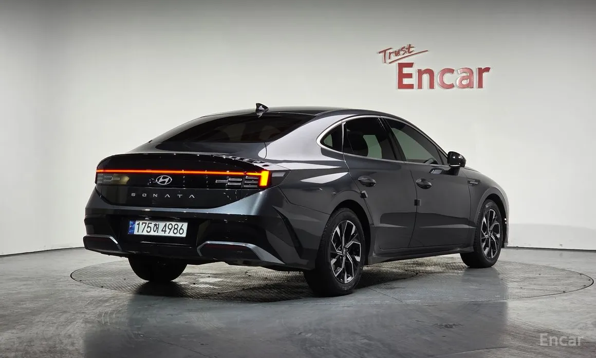 Фото 2 - Hyundai Sonata