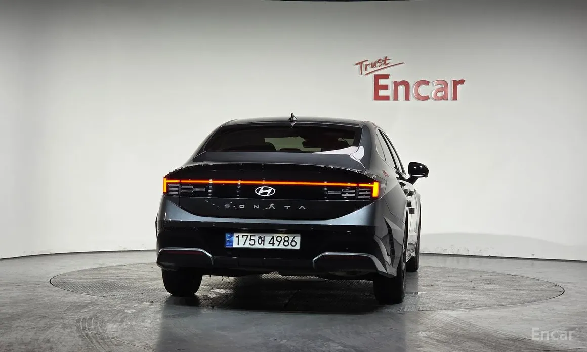 Фото 4 - Hyundai Sonata