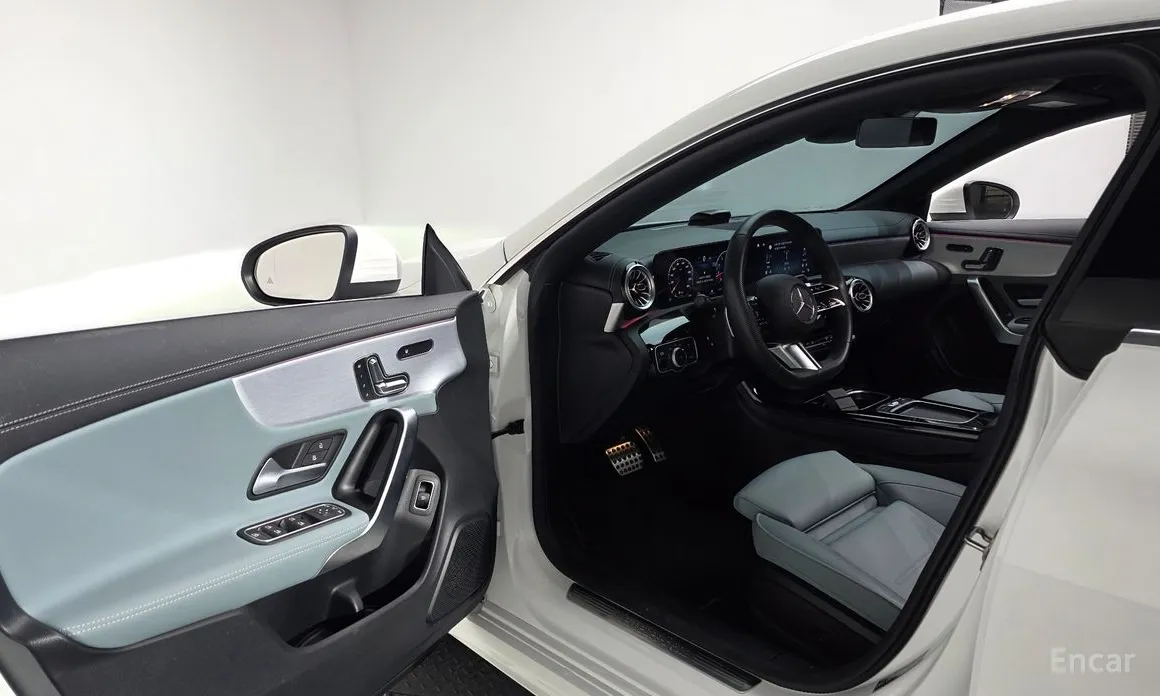 Photo 12 - Mercedes-Benz CLA-Class