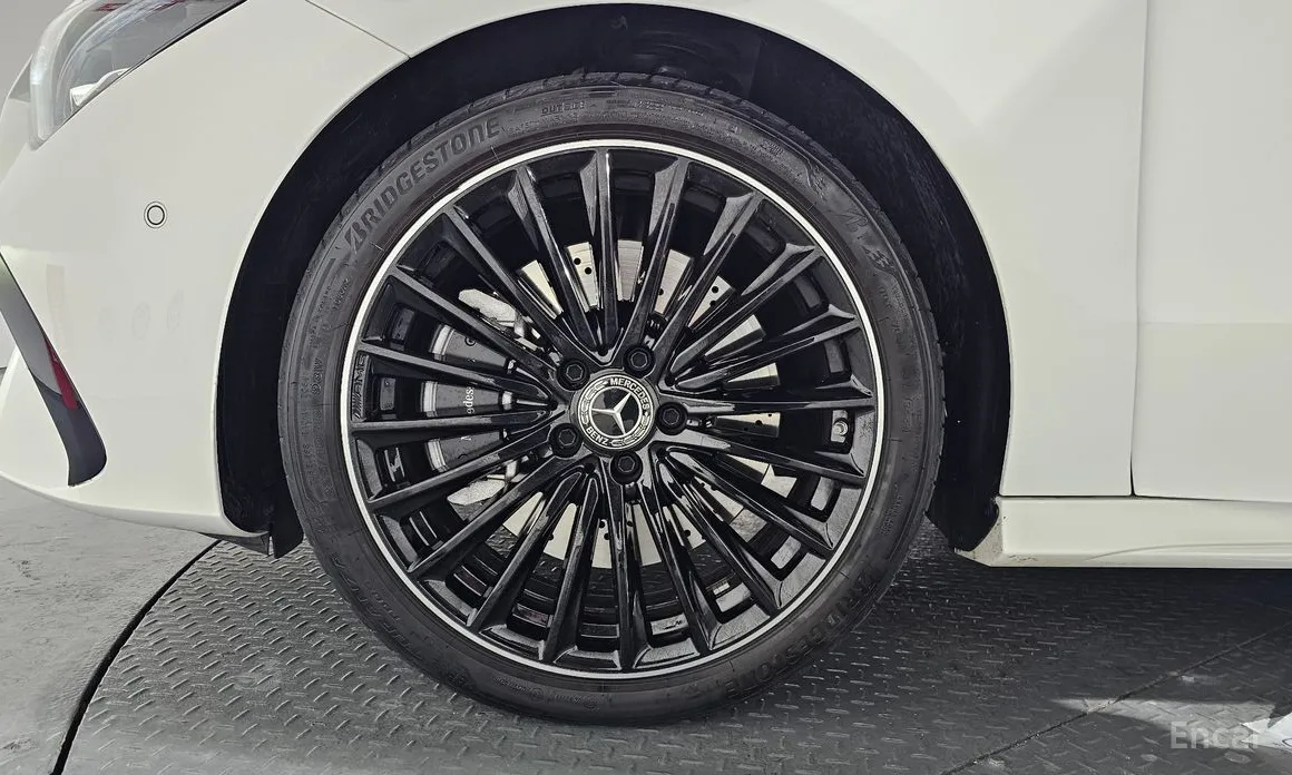 Photo 5 - Mercedes-Benz CLA-Class