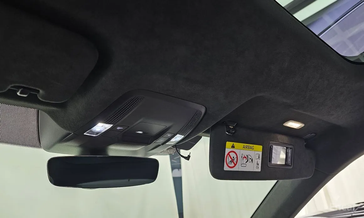 Фото 17 - Porsche Taycan