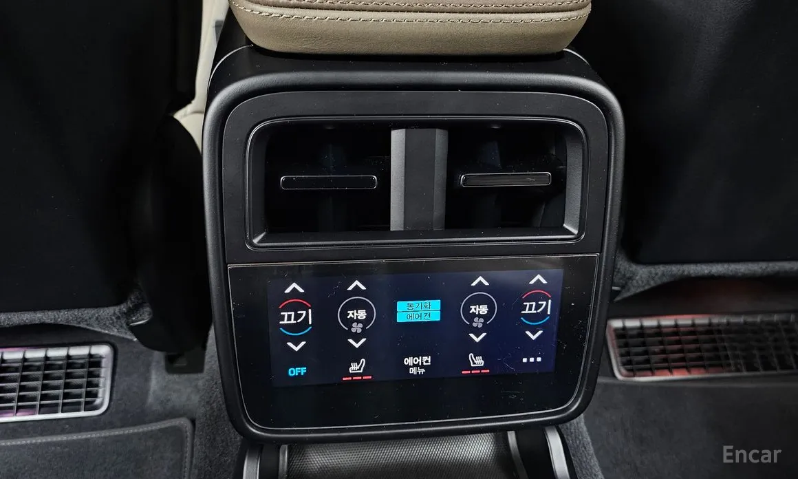 Фото 18 - Porsche Taycan