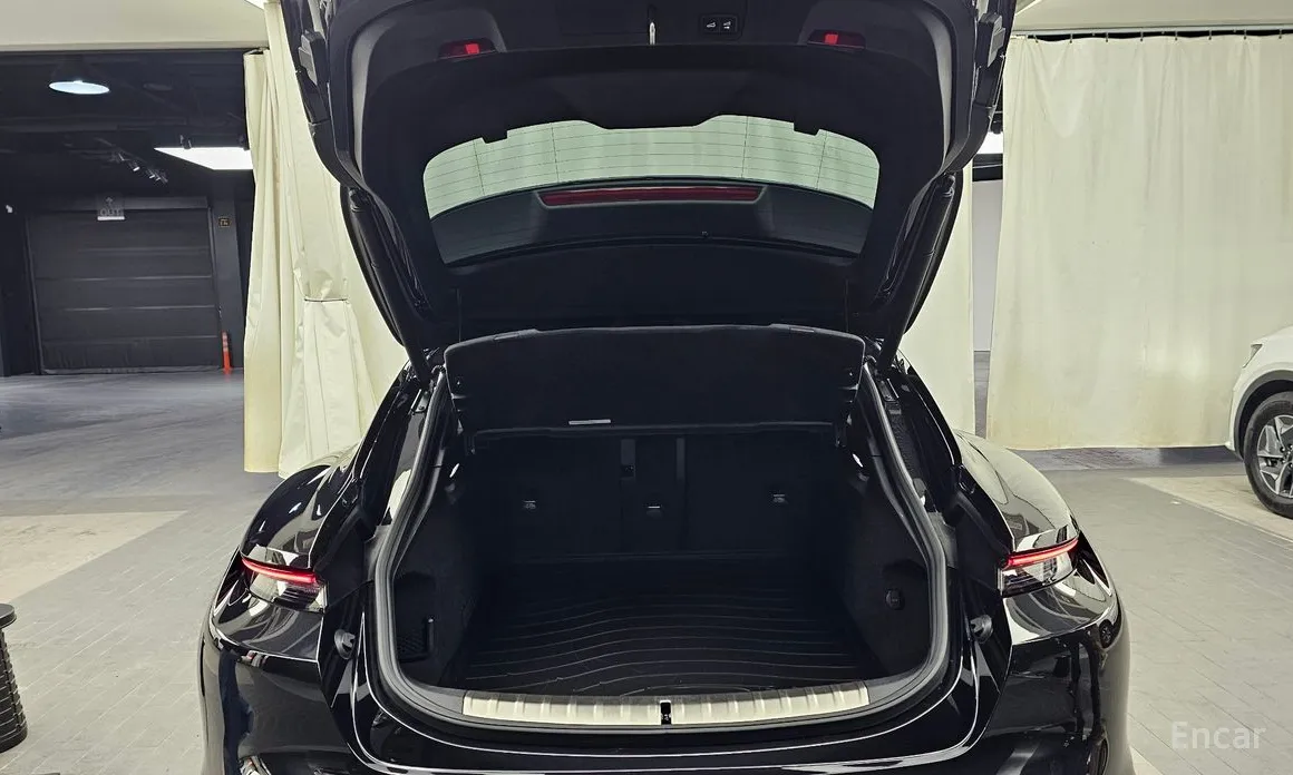 Фото 20 - Porsche Taycan