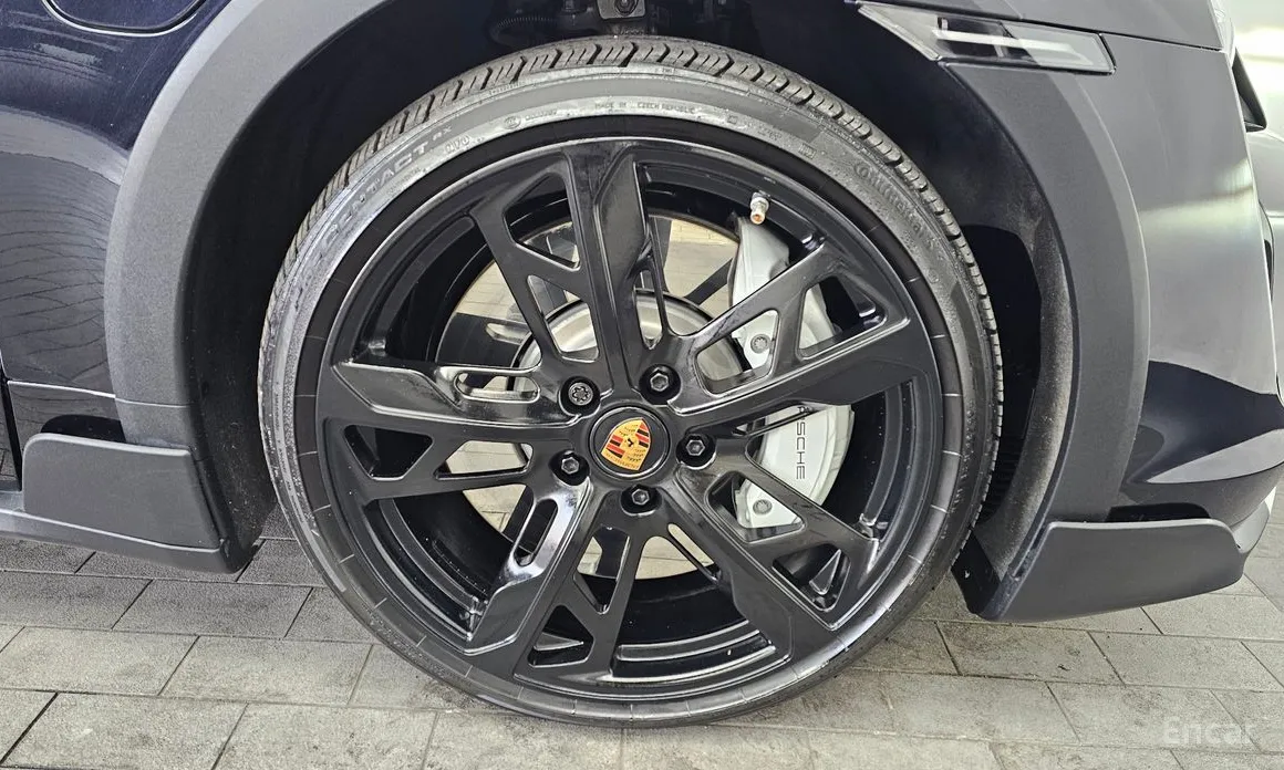 Фото 5 - Porsche Taycan