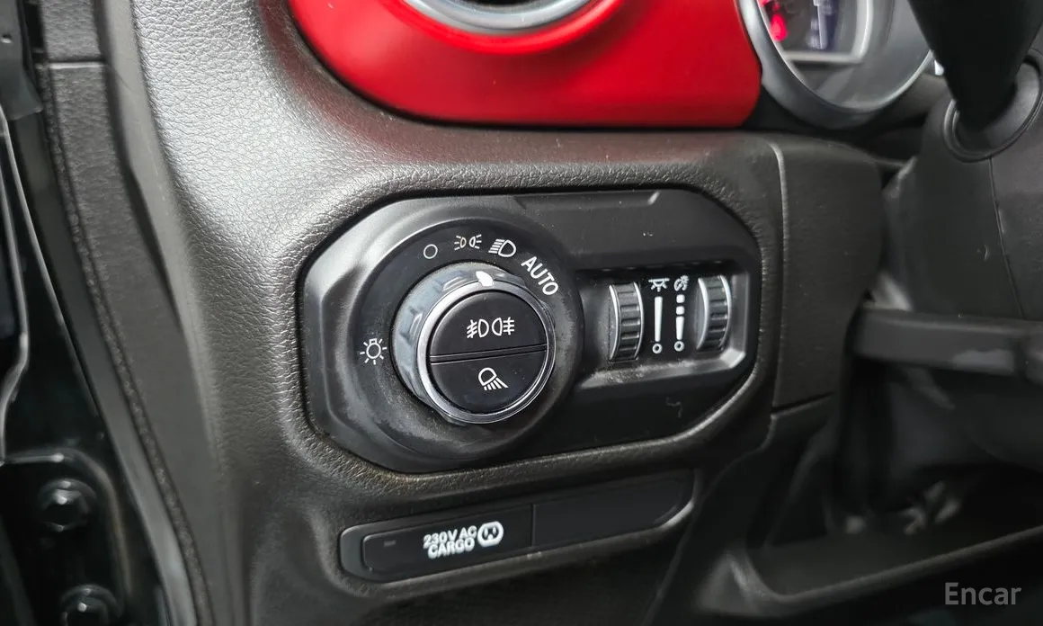 Фото 18 - Jeep Gladiator