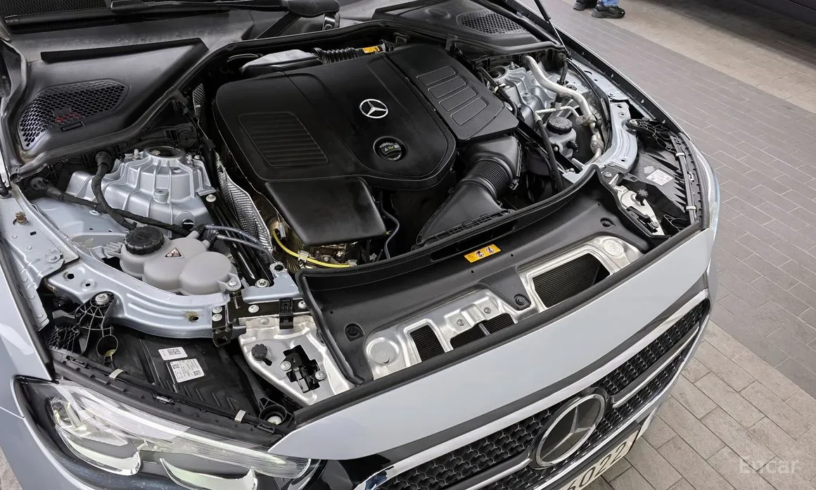 Фото 6 - Mercedes-Benz E-Class