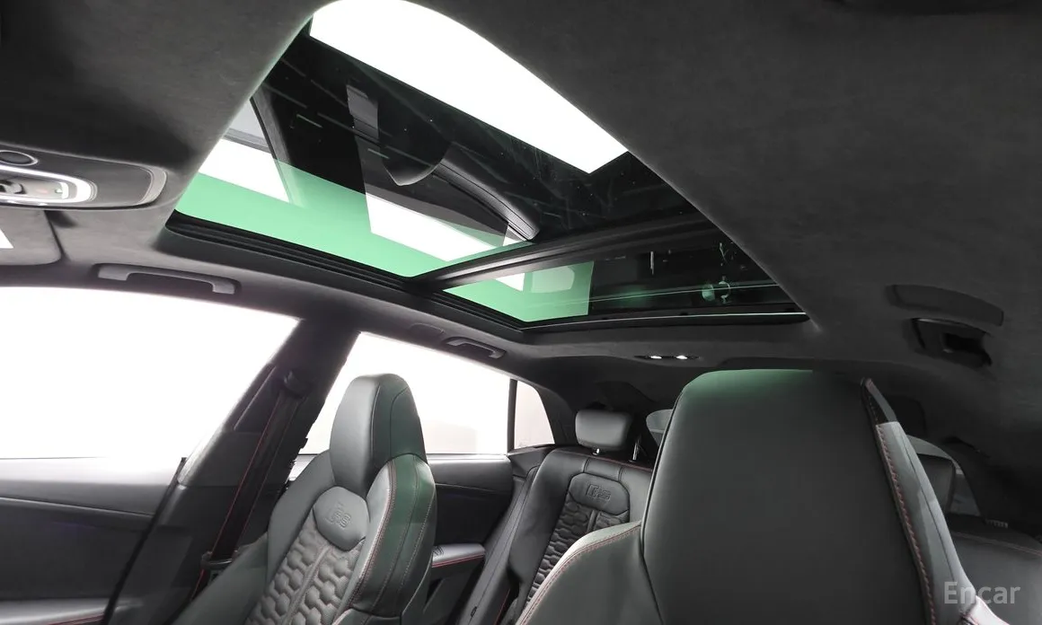 Фото 19 - Audi RS Q8