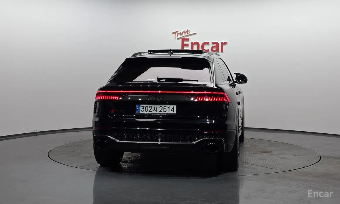 Фото 4 - Audi RS Q8