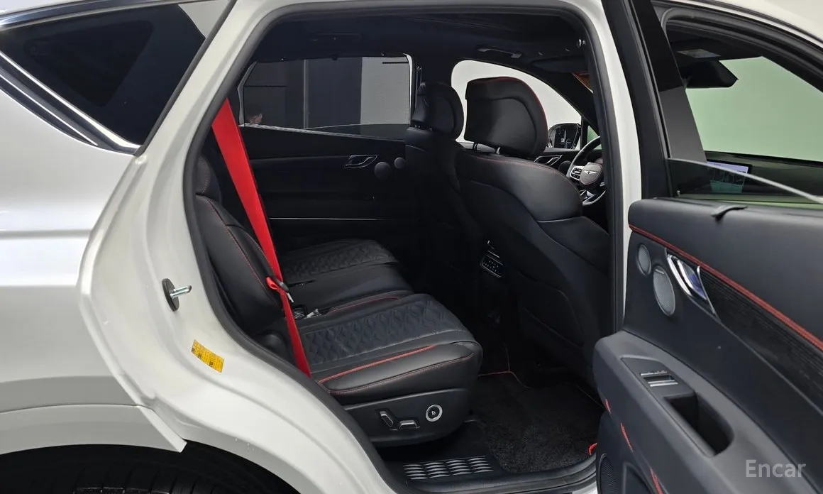 Фото 12 - Genesis GV80