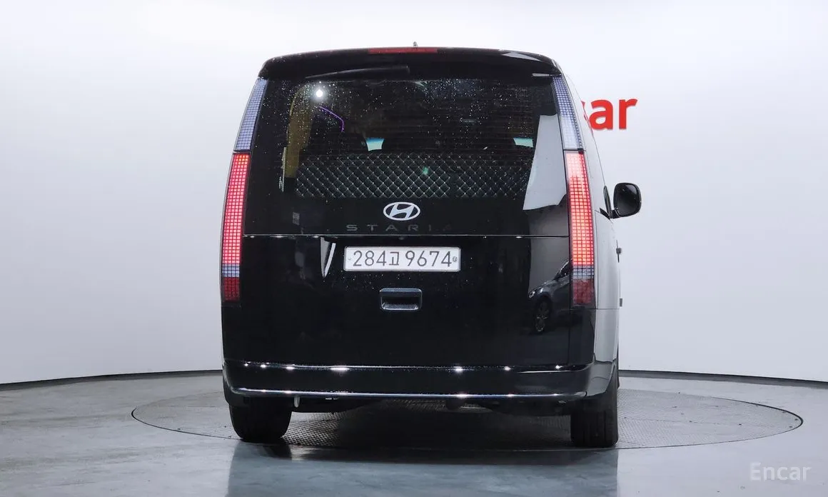 Фото 4 - Hyundai Staria