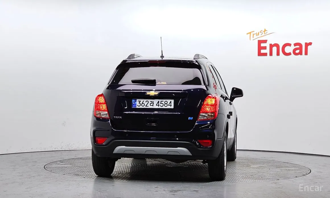 Фото 4 - Chevrolet Trax