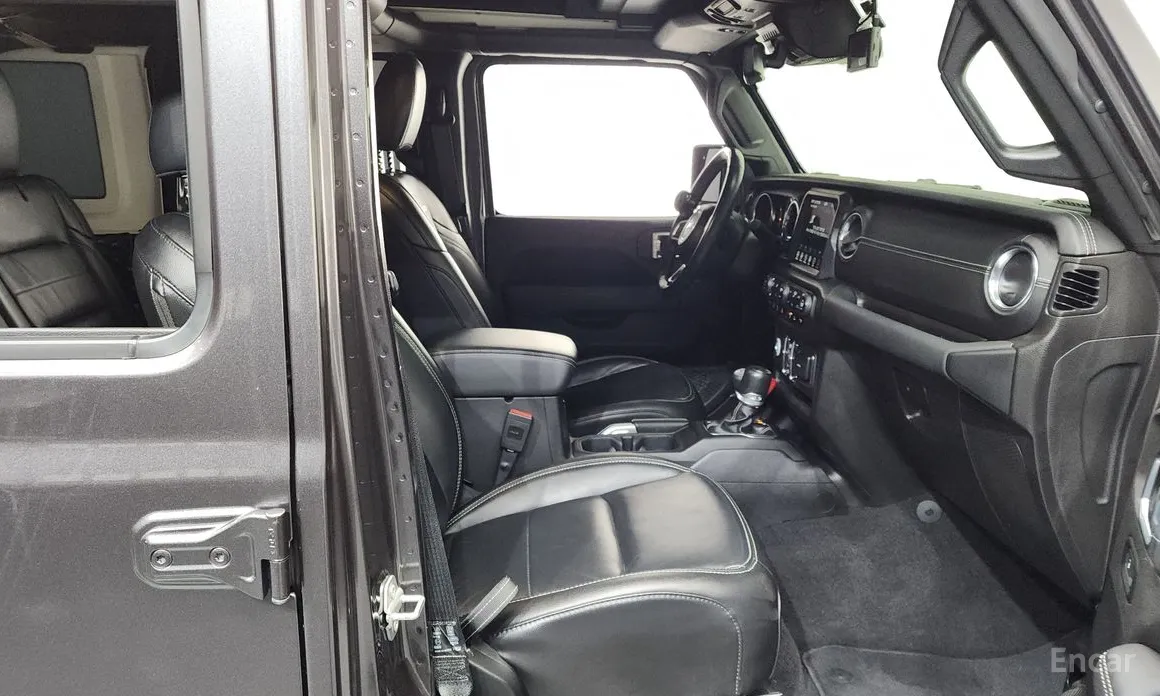 Фото 12 - Jeep Wrangler