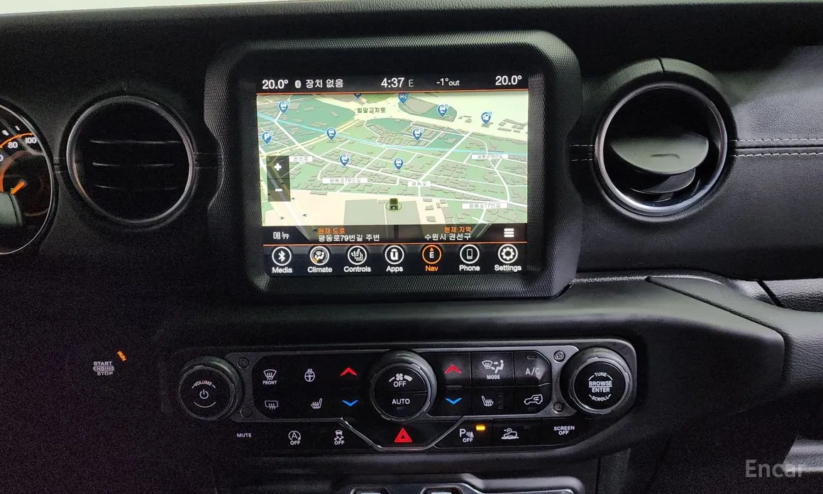 Фото 16 - Jeep Wrangler