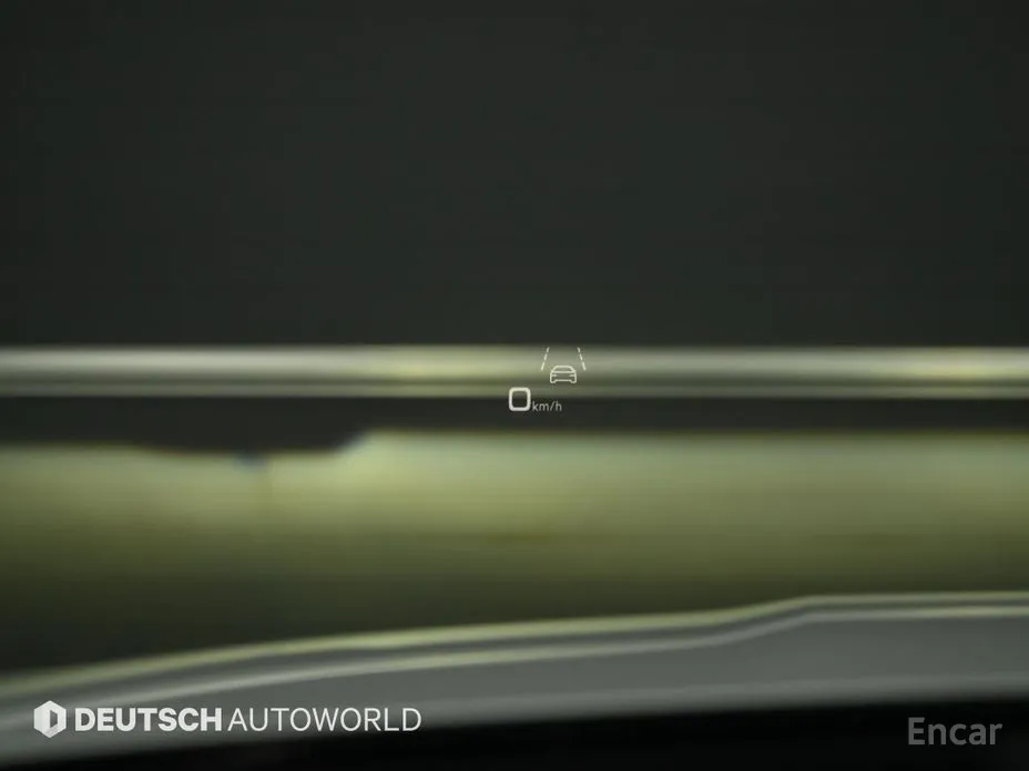 Фото 19 - Audi e-tron