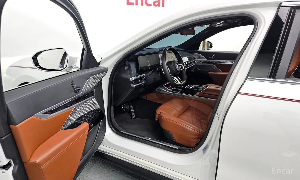 Фото 10 - BMW i7