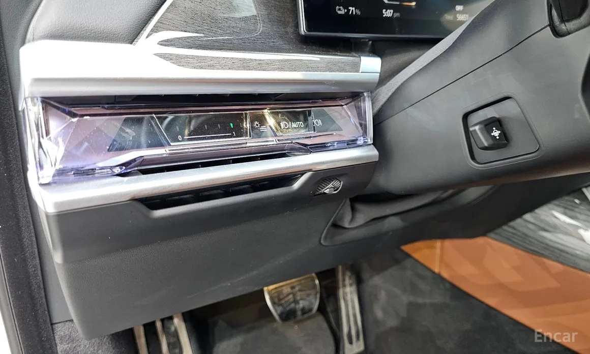 Фото 16 - BMW i7