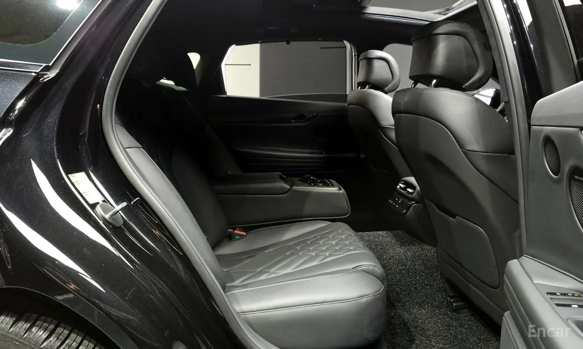 Фото 12 - Genesis G80