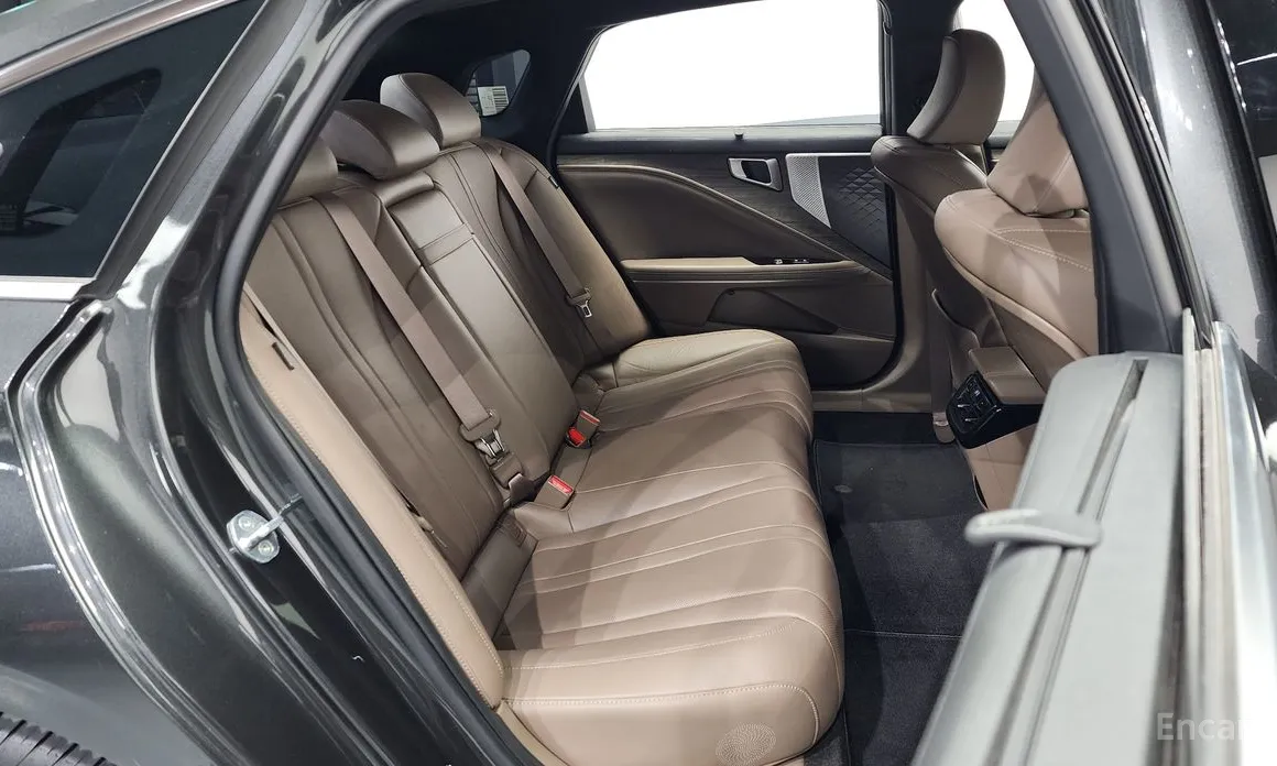 Фото 12 - Kia K8