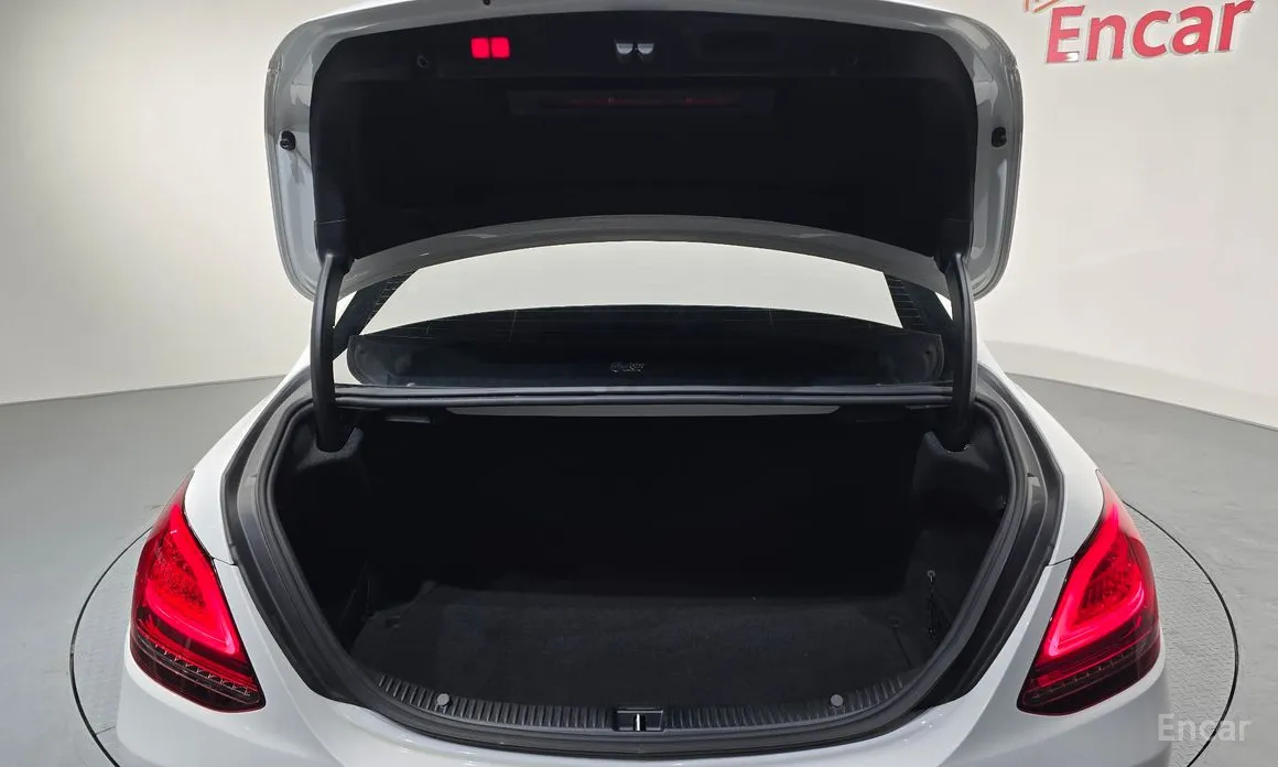 Фото 20 - Mercedes-Benz C-Class