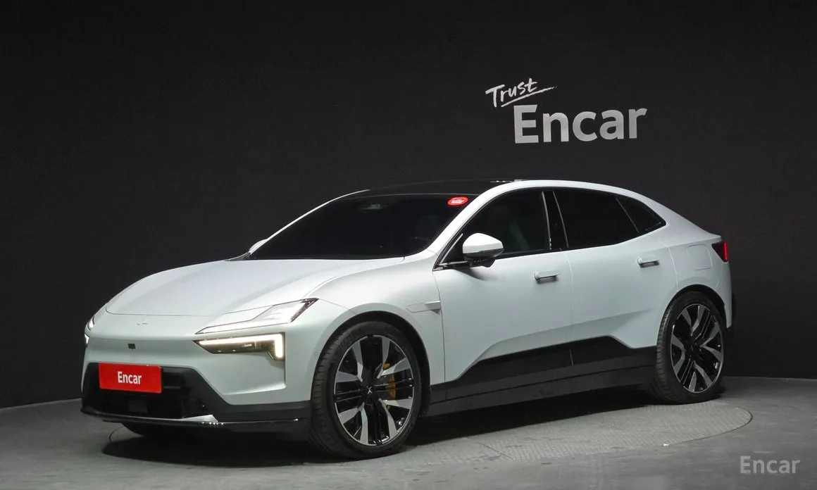 Фото 1 - Polestar 4