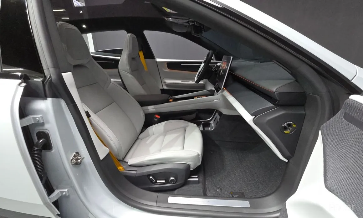 Фото 11 - Polestar 4