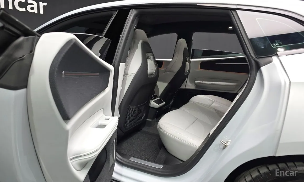 Фото 12 - Polestar 4